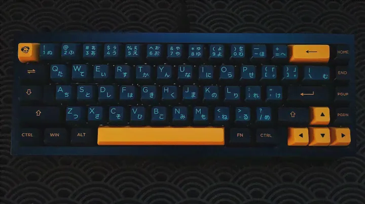 QK65 Blue Gold × gateron oil king × akko macaw keycaps