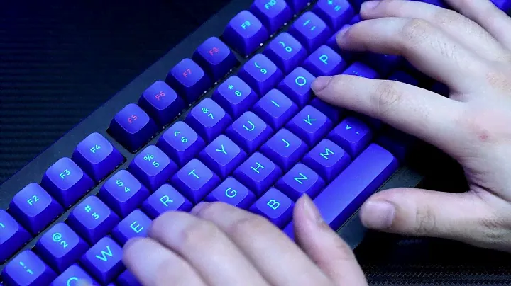 Elevate Your Gaming Setup with MonsGeek DIY Kit, featuring AKKO Crystal Custom Switches and Keycaps
